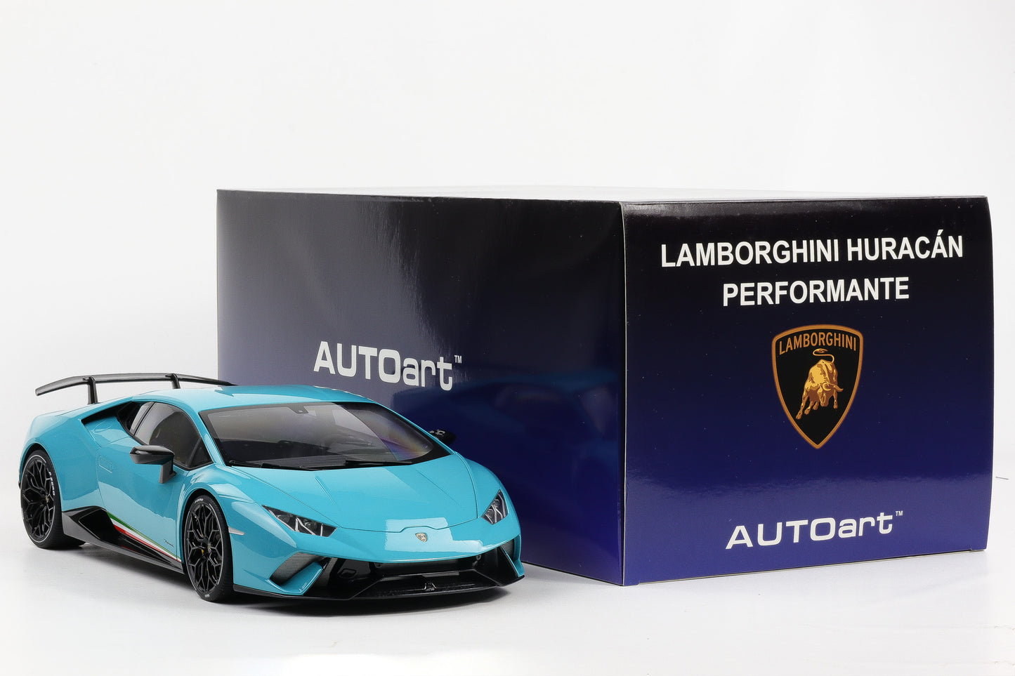 1:12 AUTOart Lamborghini Huracan Performante 2017 Blu Glauco solid blue 12077
