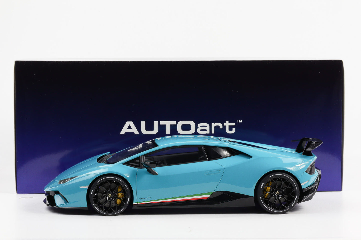 1:12 AUTOart Lamborghini Huracan Performante 2017 Blu Glauco solid blue 12077