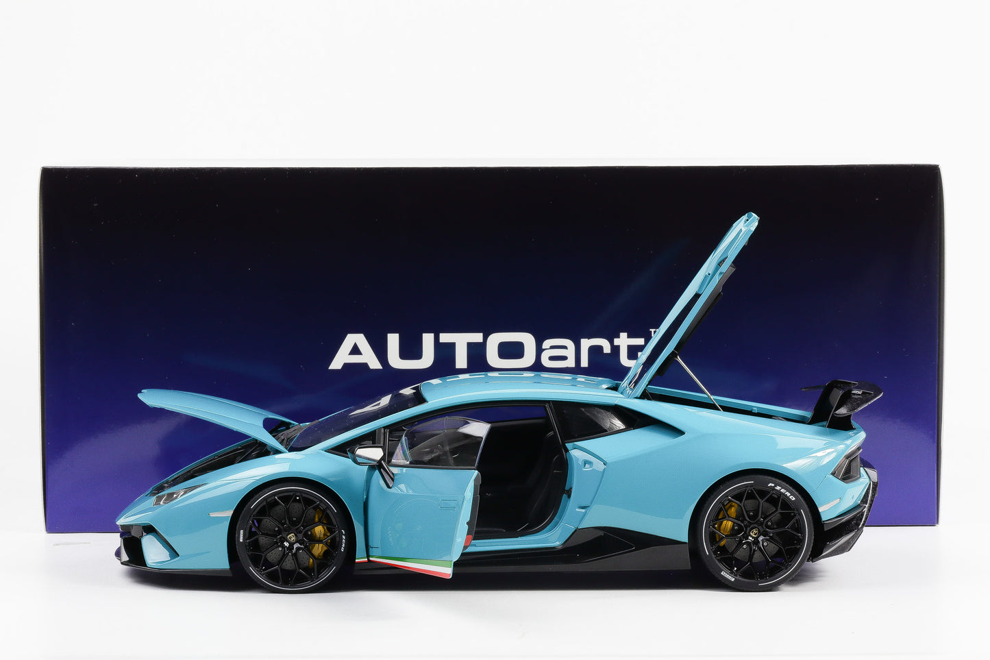 1:12 AUTOart Lamborghini Huracan Performante 2017 Blu Glauco solid blue 12077