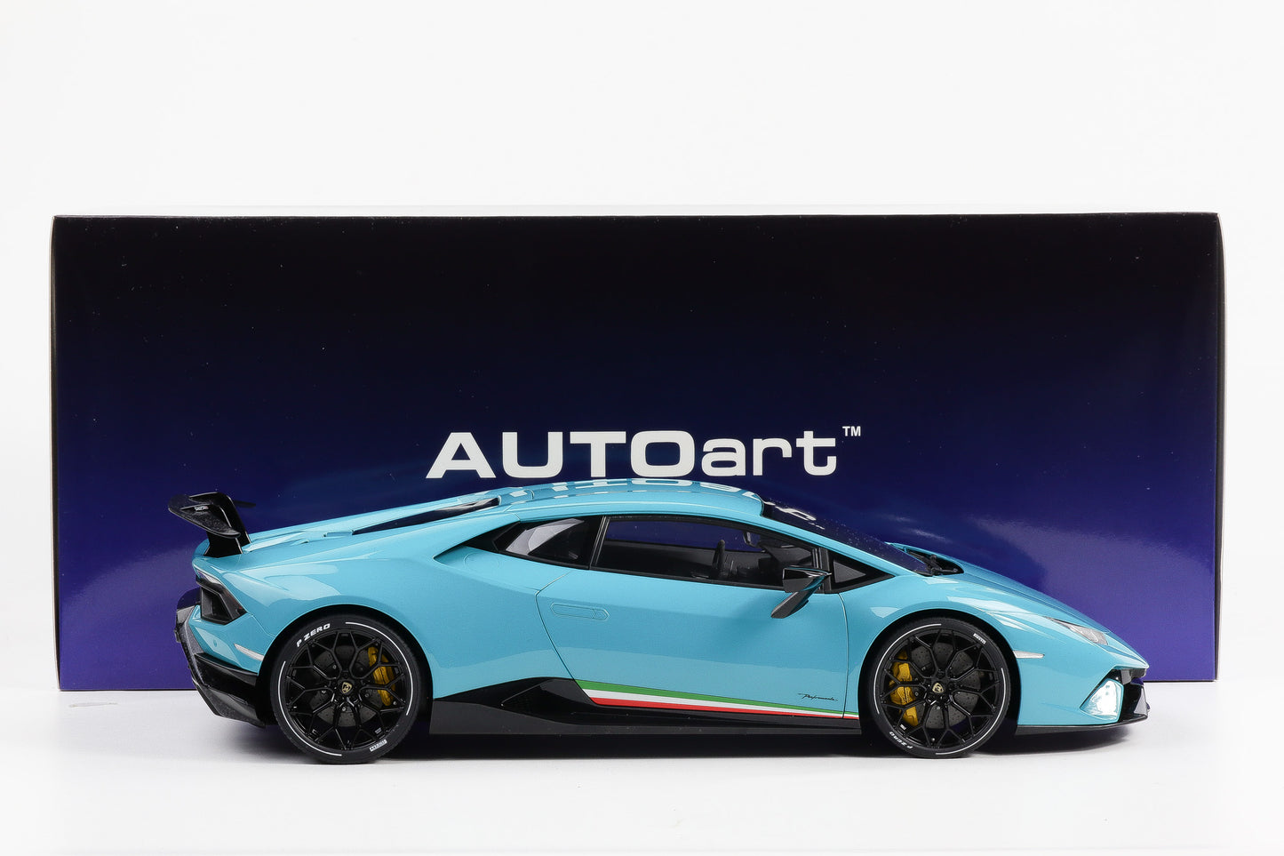1:12 AUTOart Lamborghini Huracan Performante 2017 Blu Glauco solid blue 12077