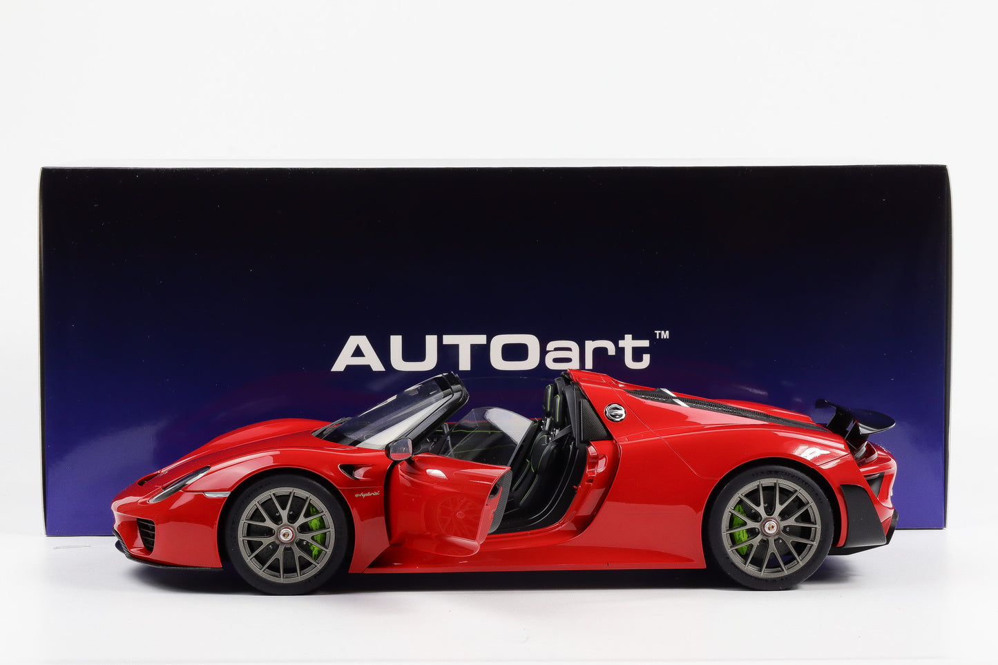 1:12 AUTOart Porsche 918 Spyder 2013 guards red 12122