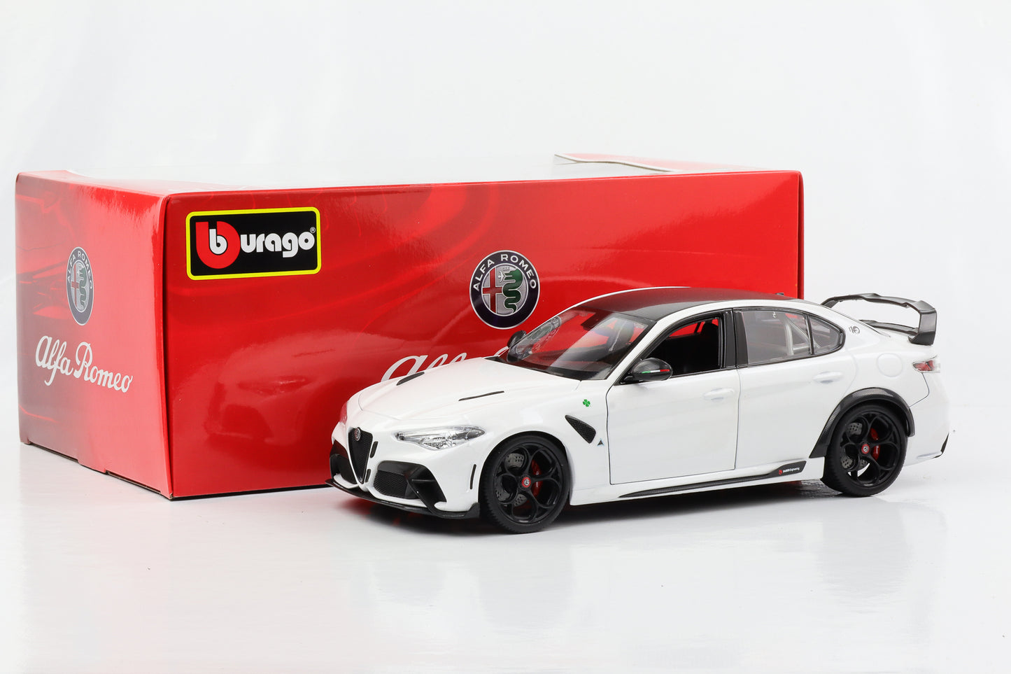 1:18 BBURAGO Alfa Romeo Giulia GTAm 2020 Bianco Trofeo white (Kopie)
