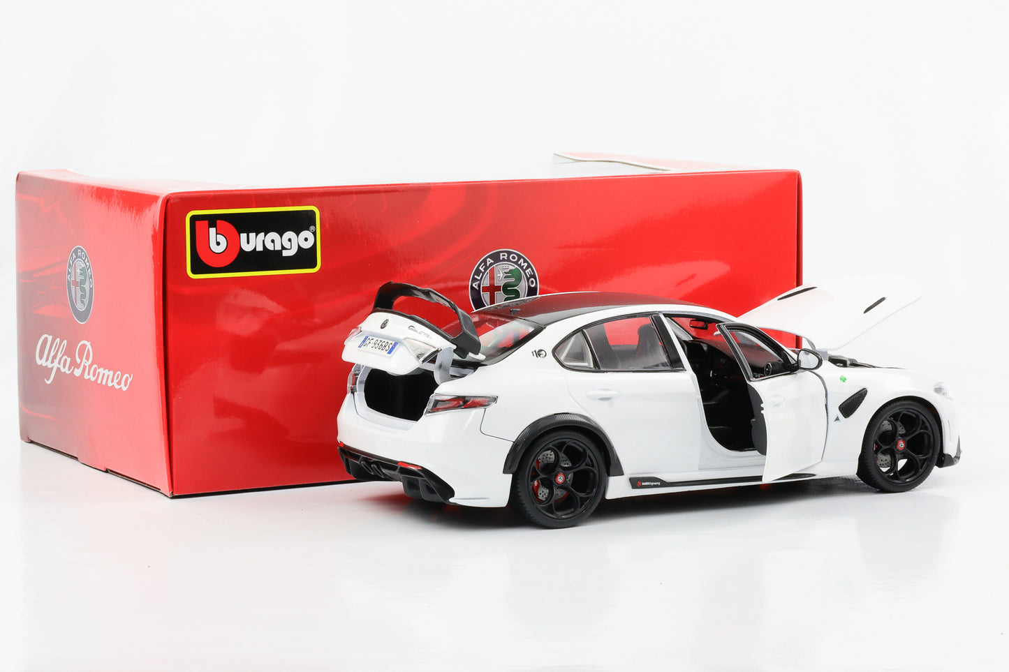 1:18 BBURAGO Alfa Romeo Giulia GTAm 2020 Bianco Trofeo white (Kopie)