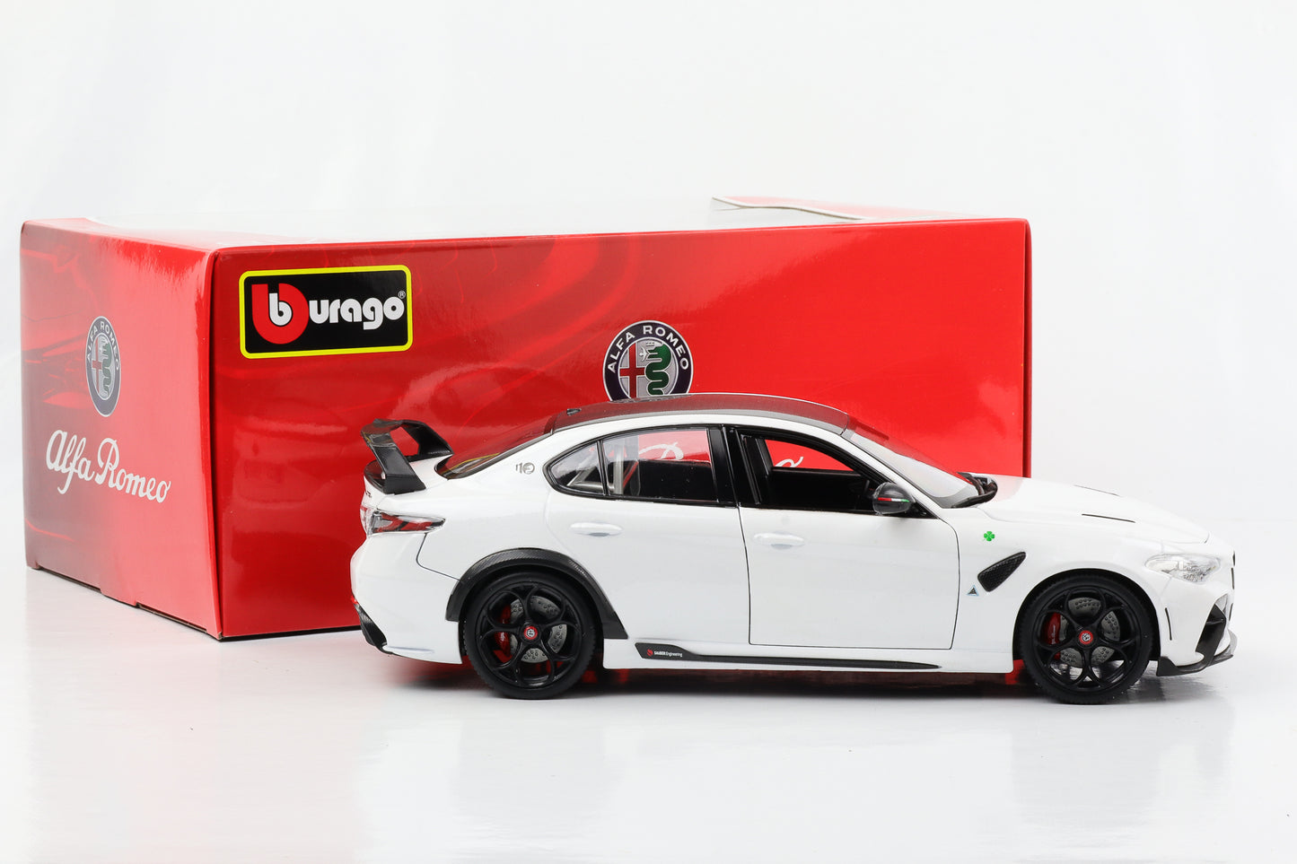 1:18 BBURAGO Alfa Romeo Giulia GTAm 2020 Bianco Trofeo white (Kopie)