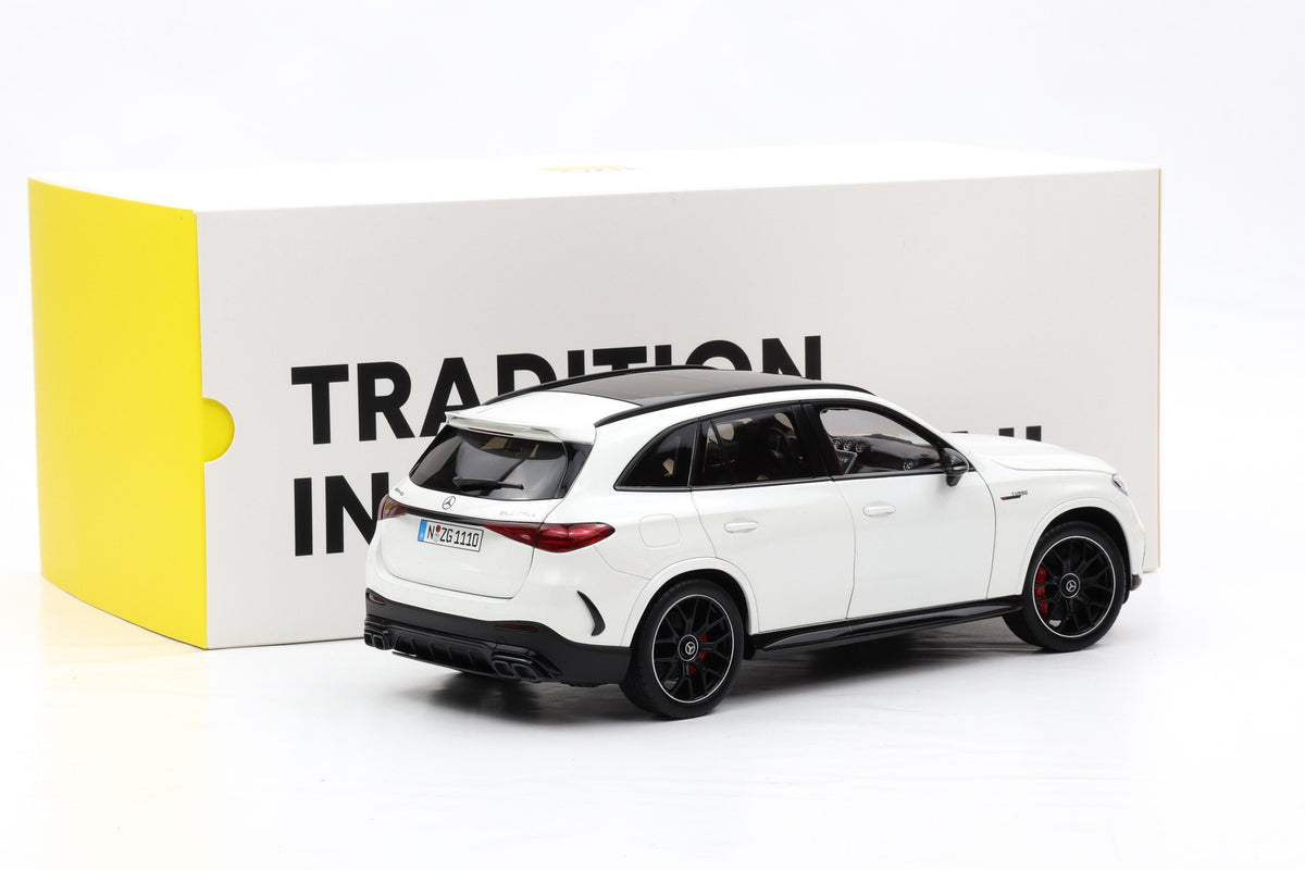1:18 NZG Mercedes-Benz AMG GLC X254 63 S E Performance opalithweiß