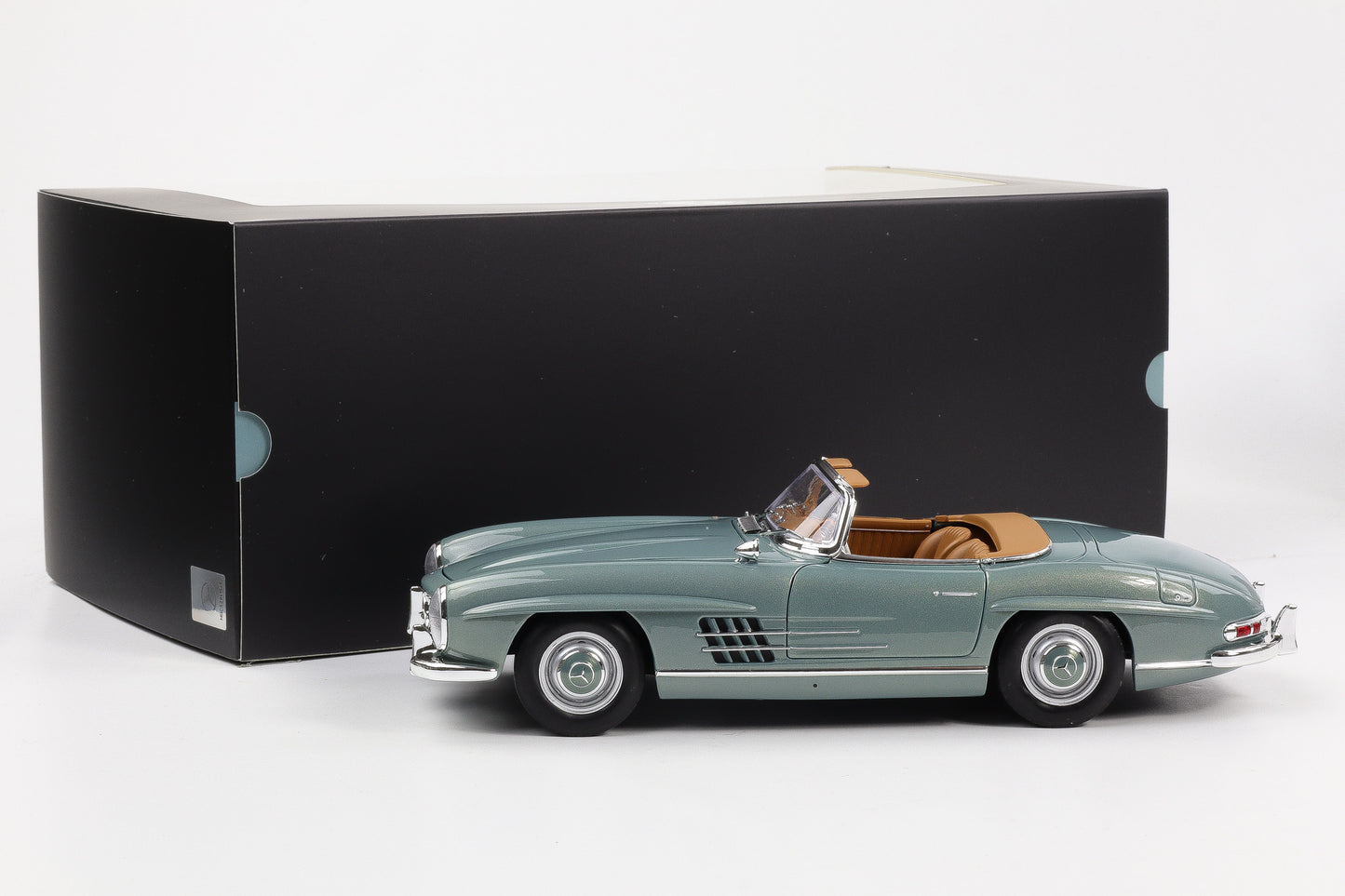 1:18 Norev Mercedes-Benz 300 SL Roadster W 198 II 1957-63 Hellgrün Dealer