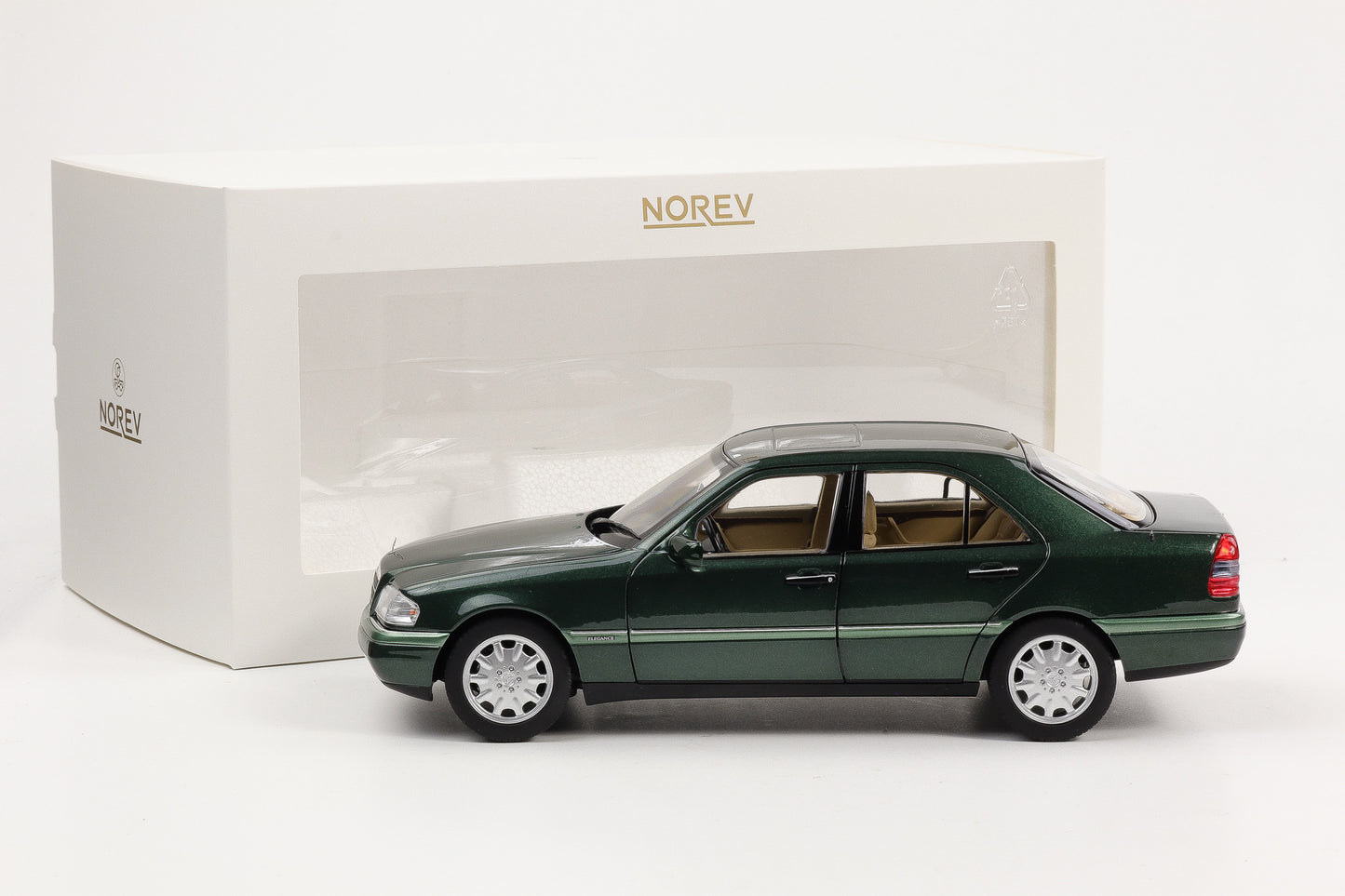 1:18 Mercedes-Benz C 200 W202 Limousine 1993 Malachit green metallic Norev