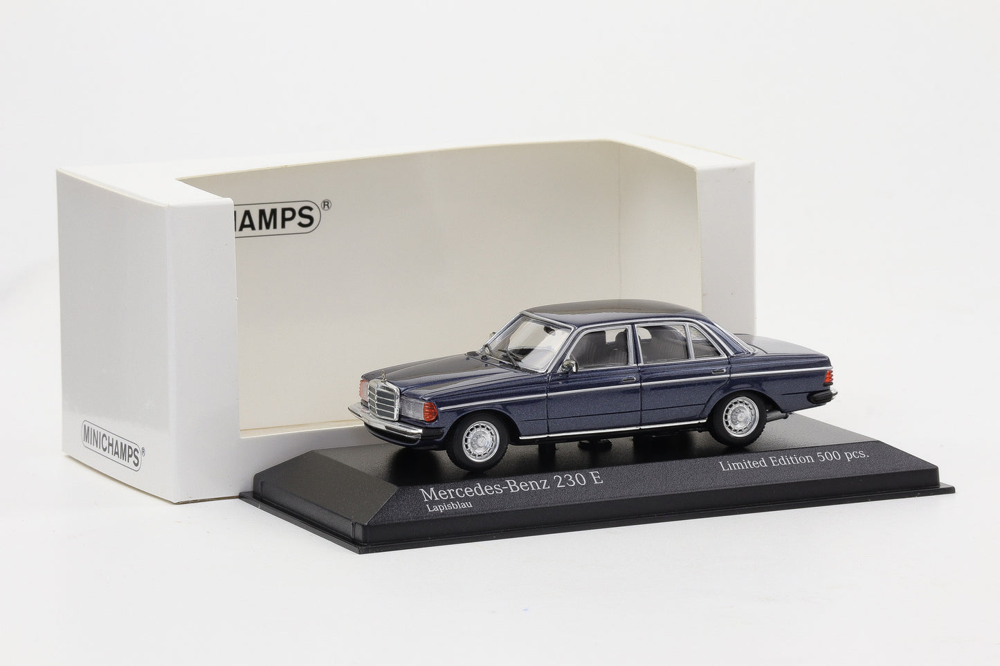 1:43 Minichamps Mercedes-Benz 230 E 1982 lapisblau Limited Edtion 500 Stk.