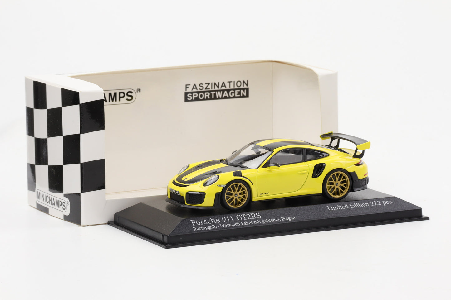 1:43 Minichamps Porsche 911 991.2 GT2RS Weissach-Package 2018 gelb / goldene Felgen