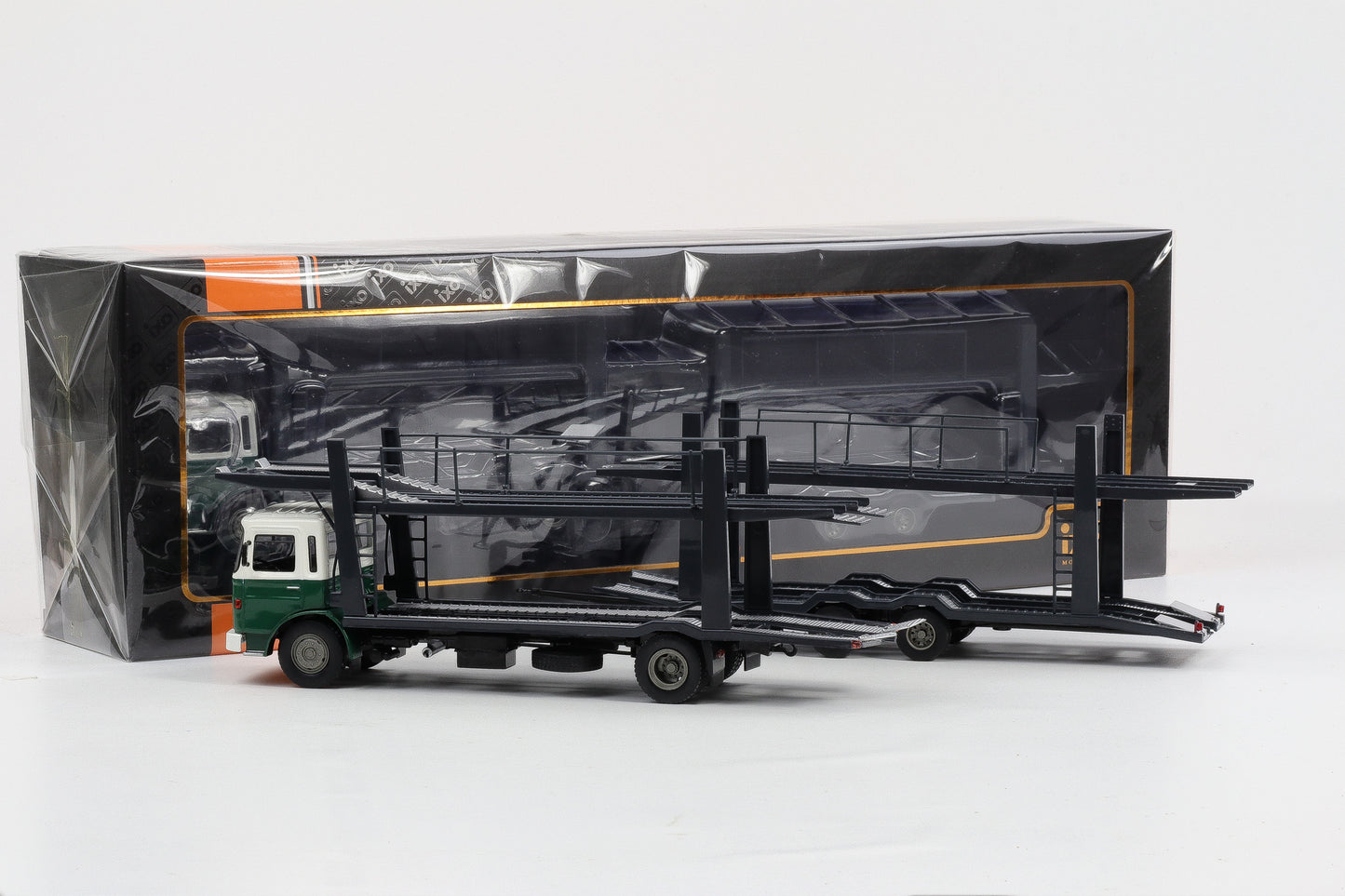 1:43 IXO MAN LKW 1976 Autotransporter mit Anhänger (ohne Fahrzeuge)