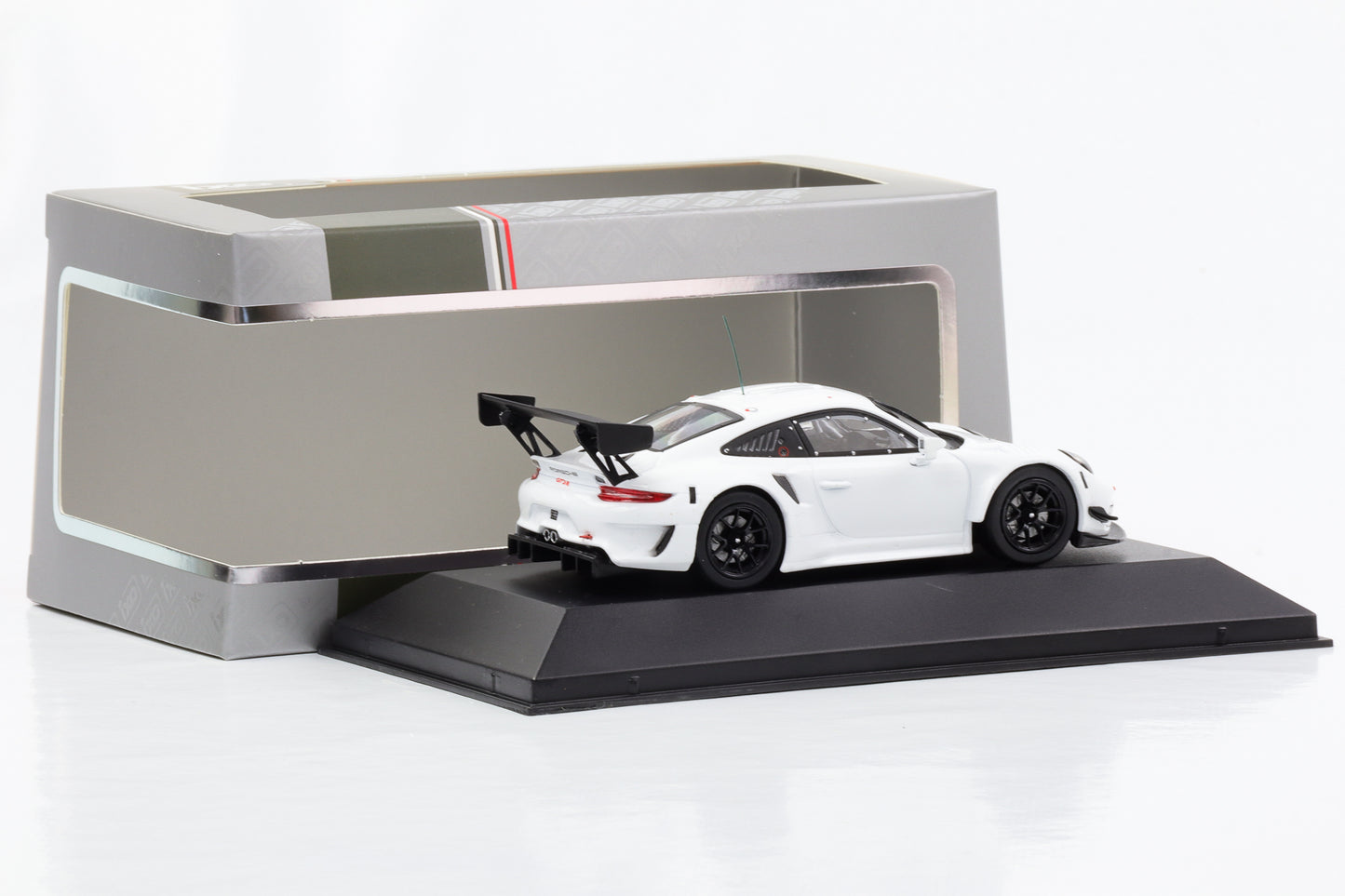 1:43 Porsche 911 GT3 R Plain Body Version 2019 white IXO