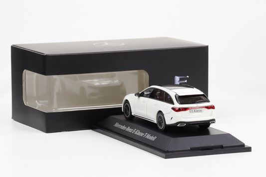 1:43 iScale Mercedes-Benz E-Klasse T-Modell AMG Line S214 2024 opalithweiß bright