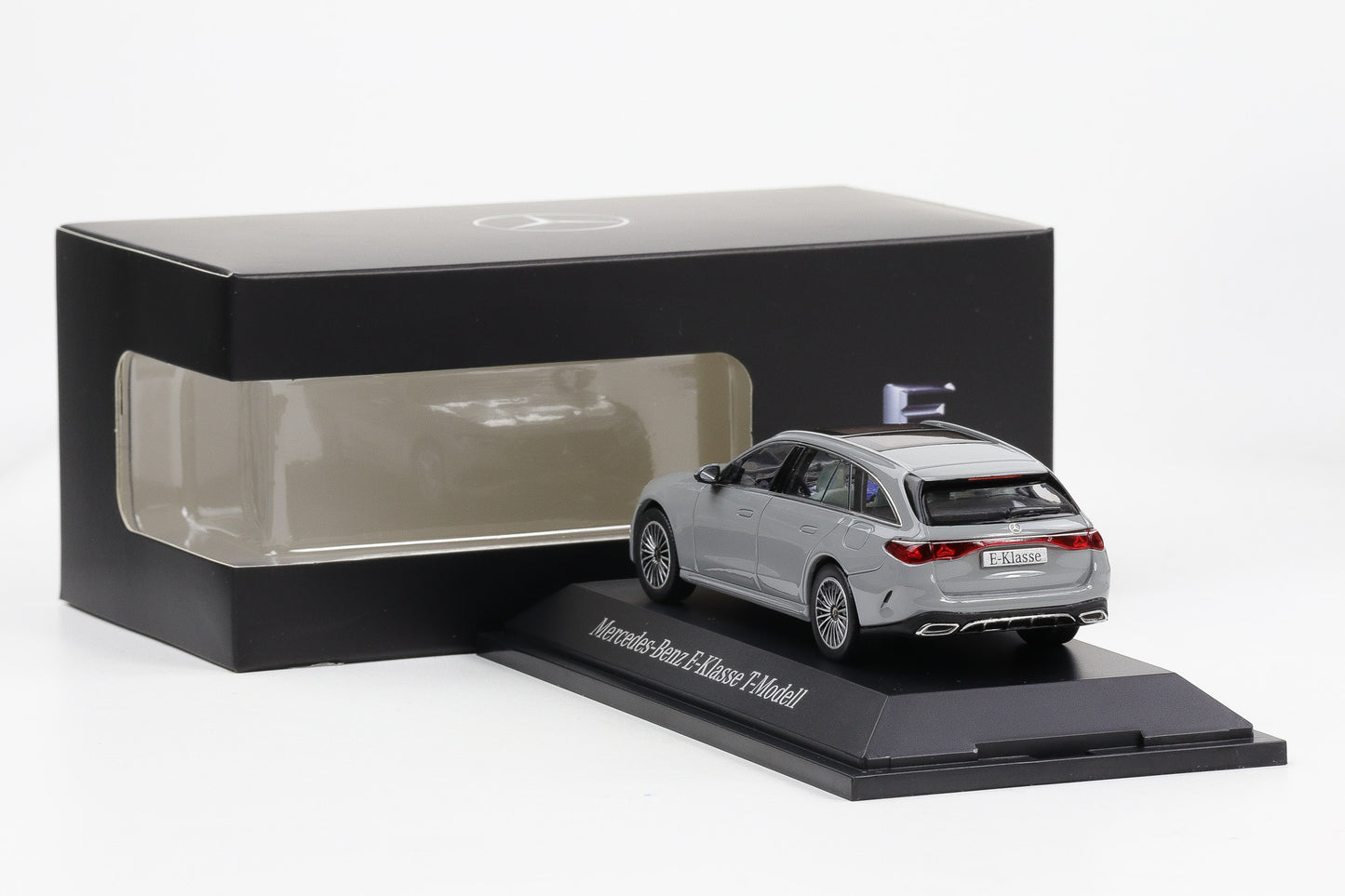 1:43 iScale Mercedes-Benz E-Klasse T-Modell AMG Line S214 2024 alpin grau uni