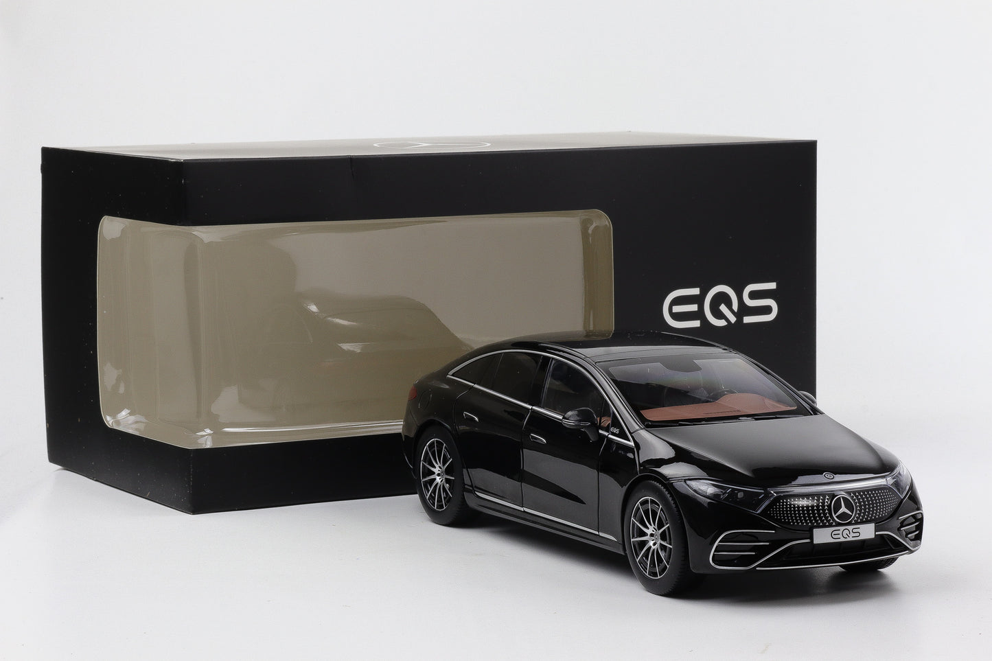 1:18 Mercedes-Benz EQS V297 obsidianschwarz AMG Line NZG Dealer