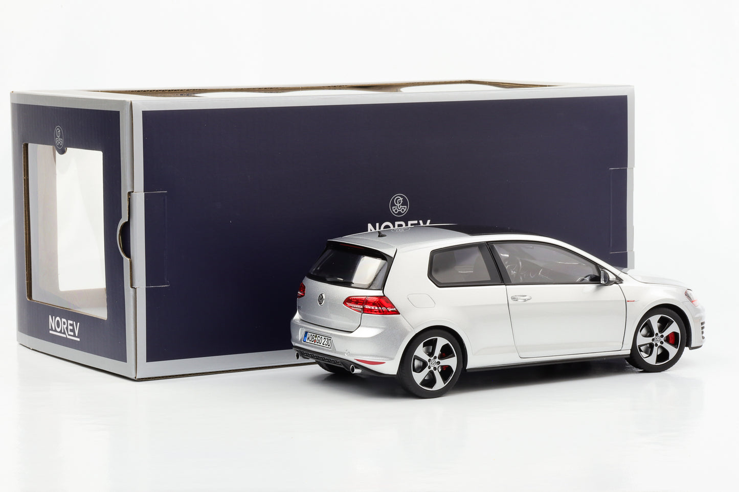 1:18 VW Golf VII GTI 2013 reflex-silber Norev full opening