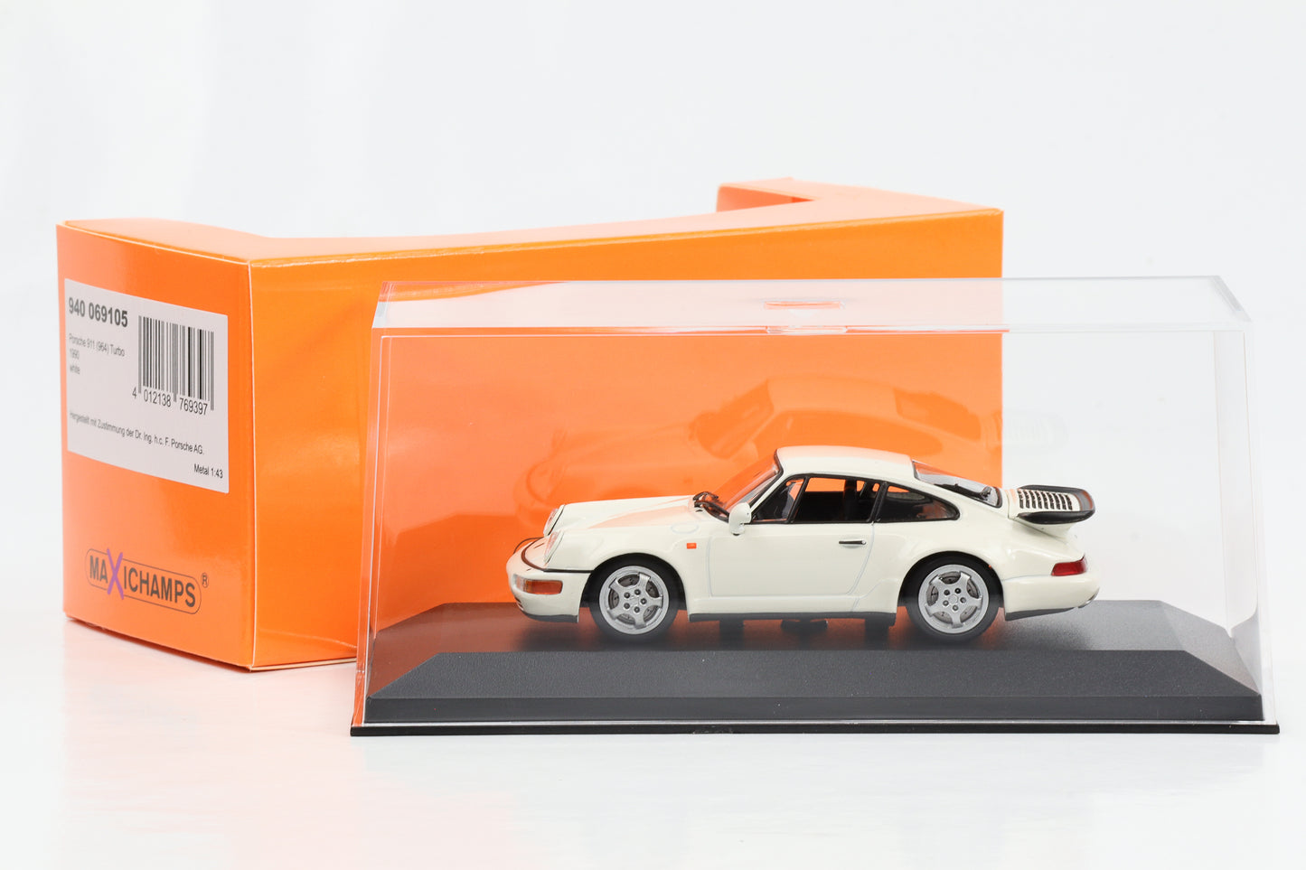 1:43 Porsche 911 964 Turbo 1990 weiss Maxichamps Minichamps