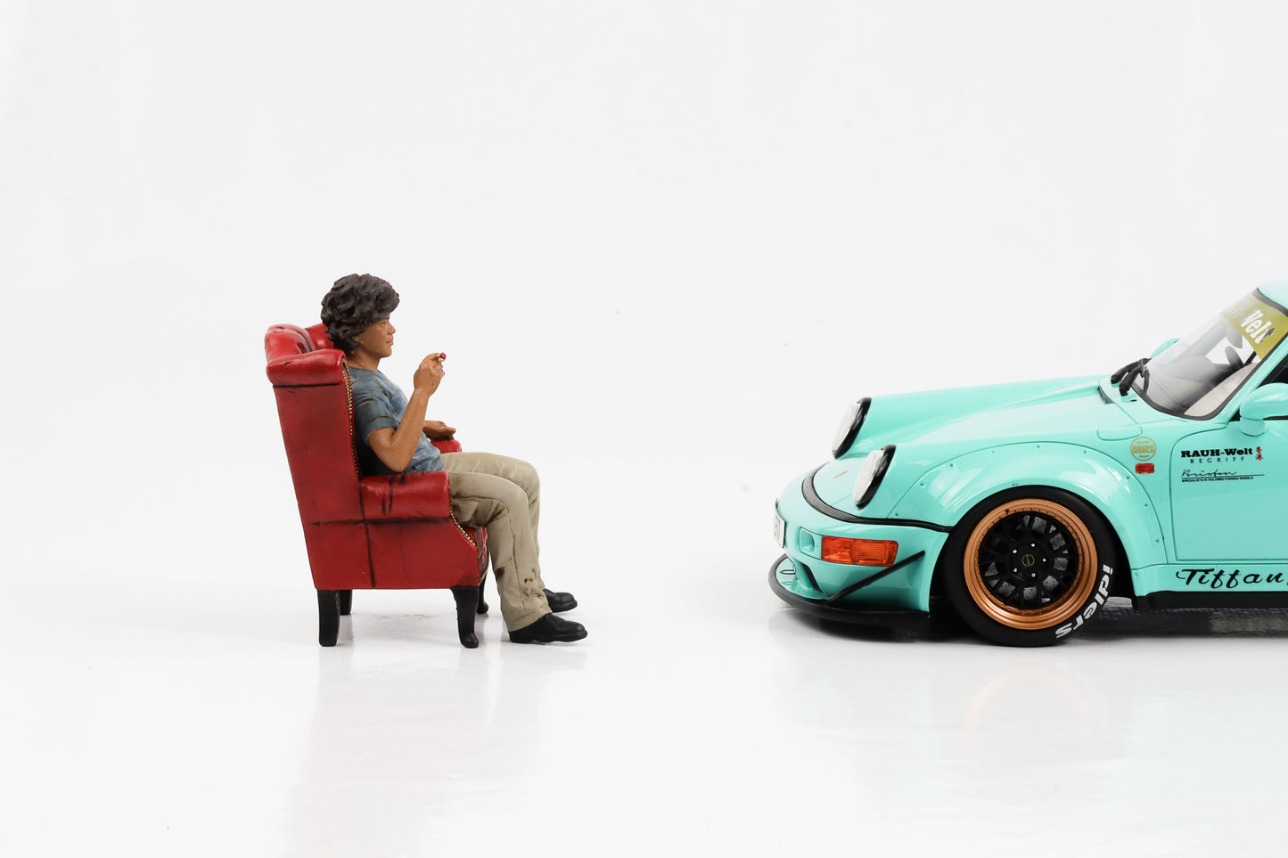 1:18 American Diorama Figur RWB Akira Nakai-san mit Sessel Rauh-Welt Begriff
