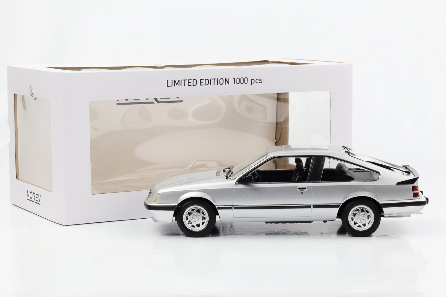 1:18 Opel Monza 3.0i GM Sportcoupe silber 1985 Norev 183640
