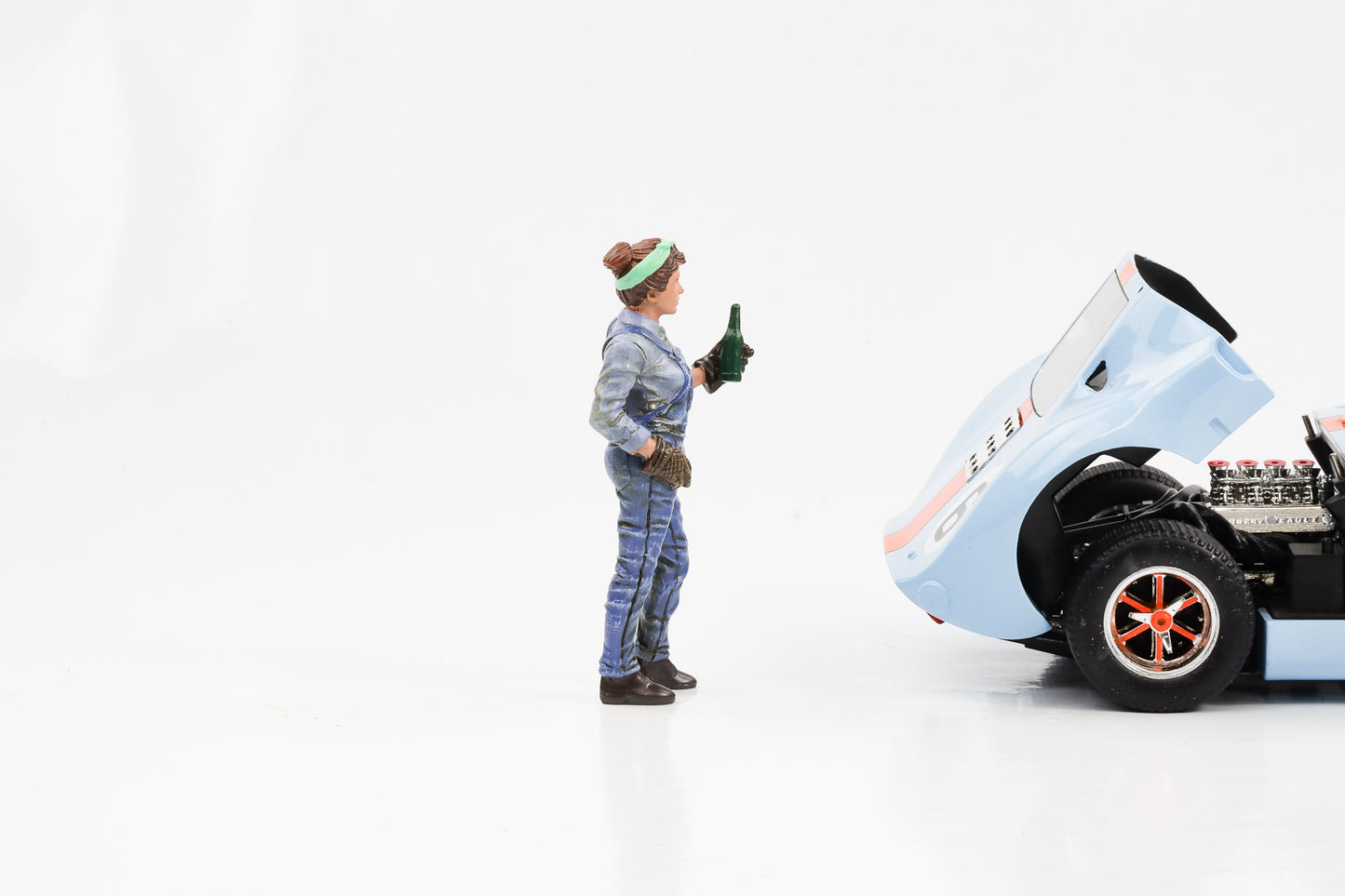 1:18 Figur Mechaniker Frau Alaine Bierflasche American Diorama Figuren IV