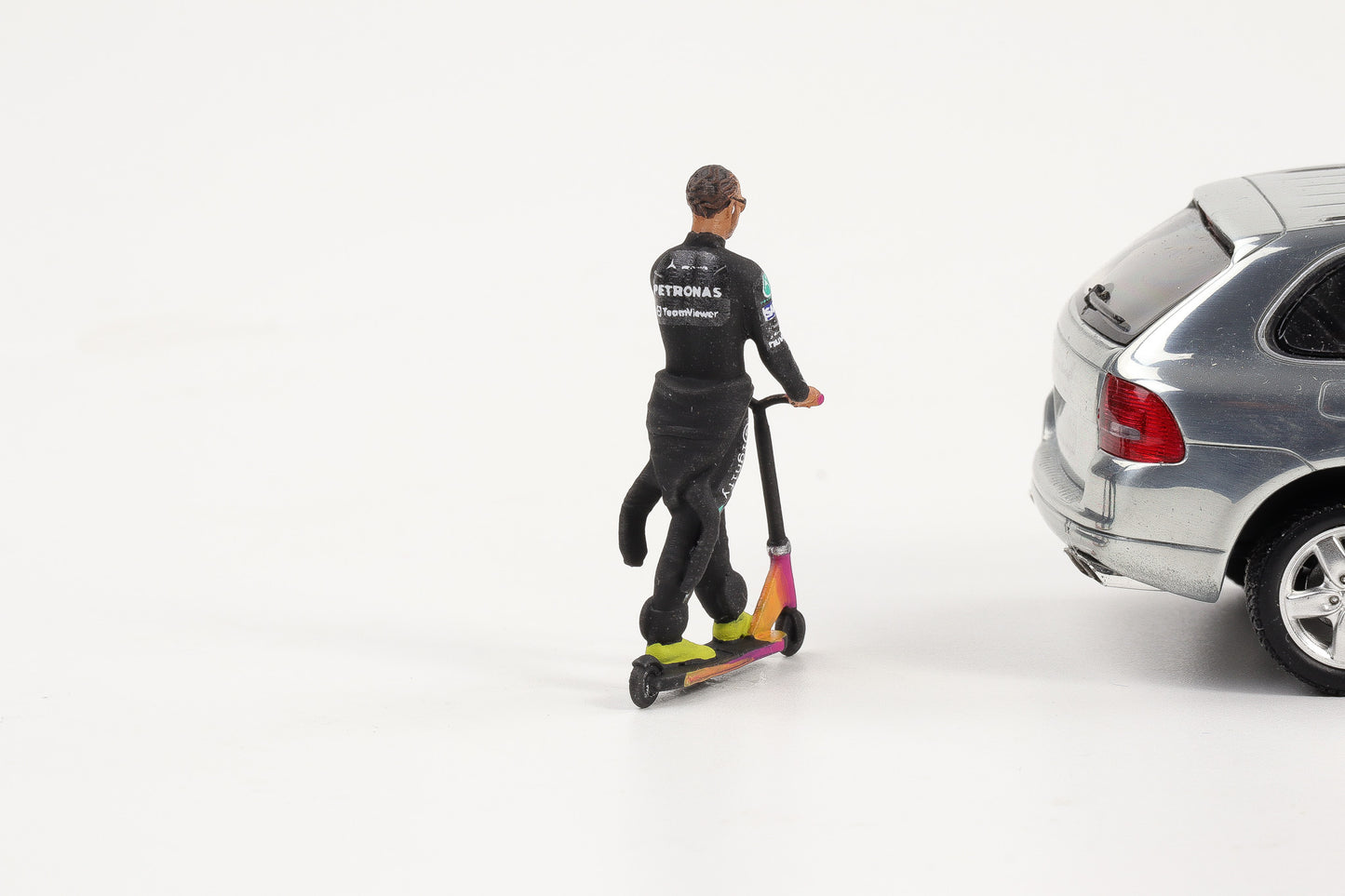 1:43 Cartrix Figur Lewis Hamilton Skate Scooter 2021 Figuren Diorama F1