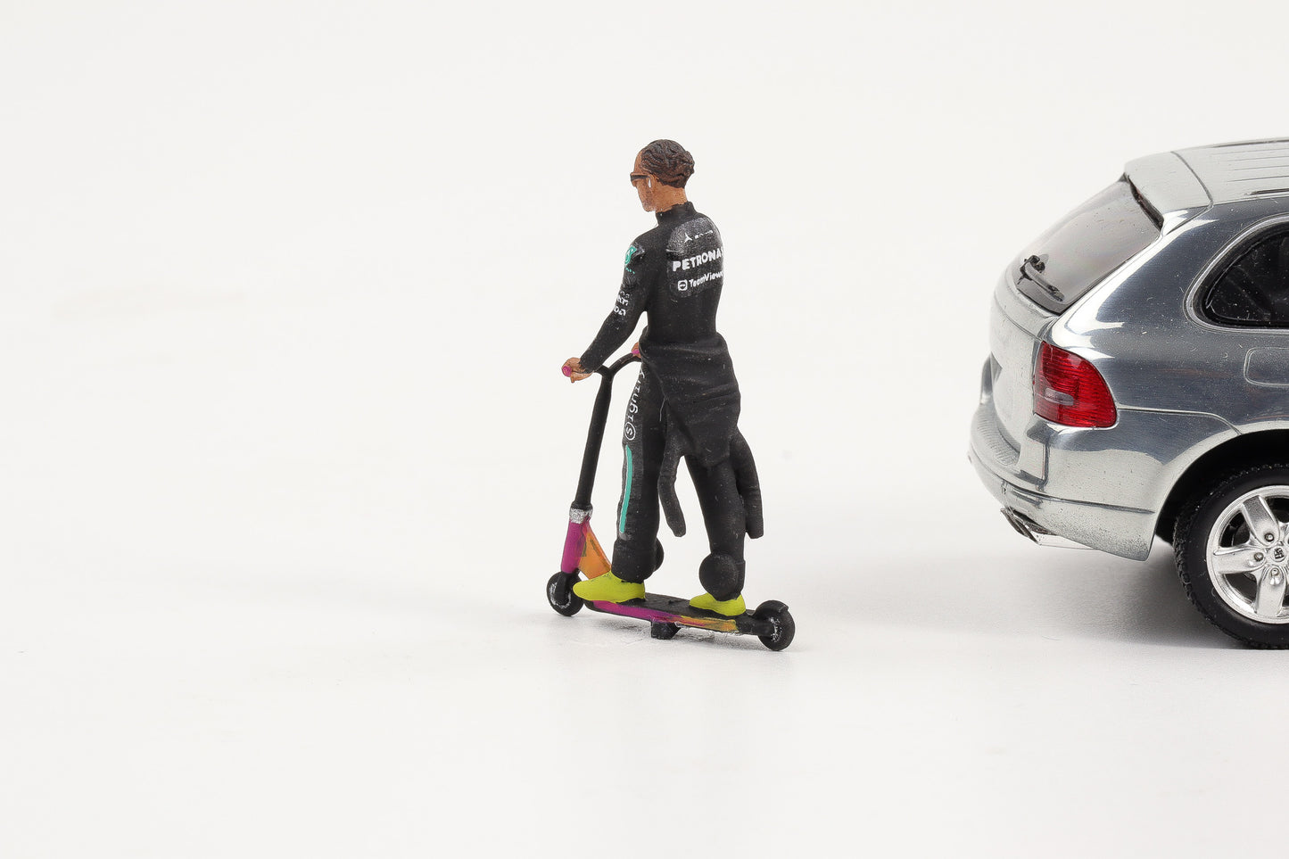 1:43 Cartrix Figur Lewis Hamilton Skate Scooter 2021 Figuren Diorama F1