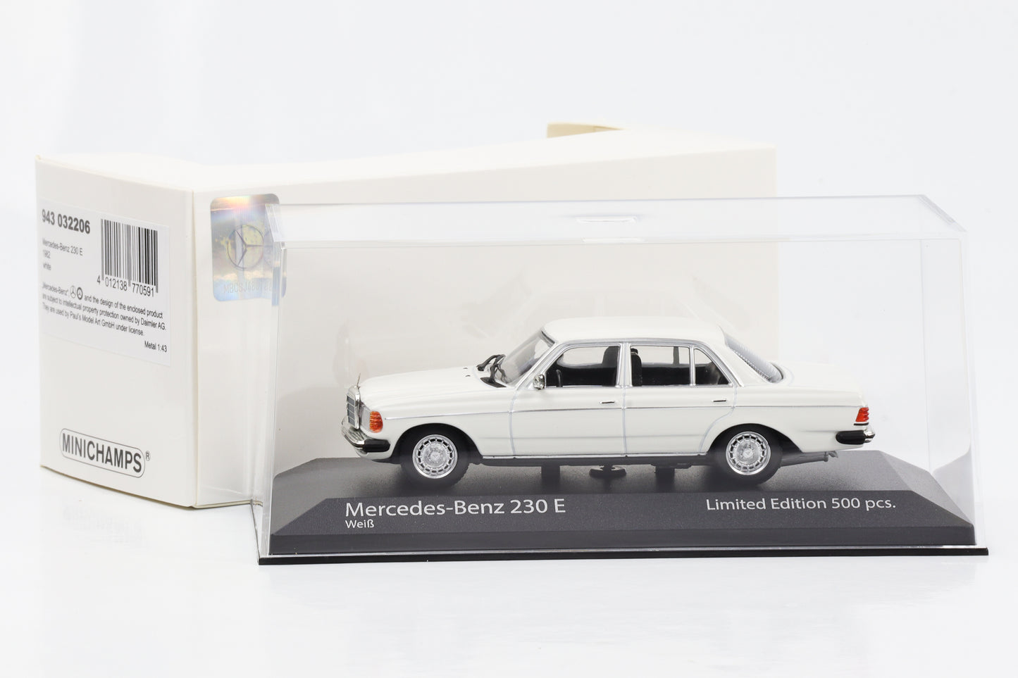 1:43 Mercedes-Benz 230E W123 1982 weiss Minichamps limited