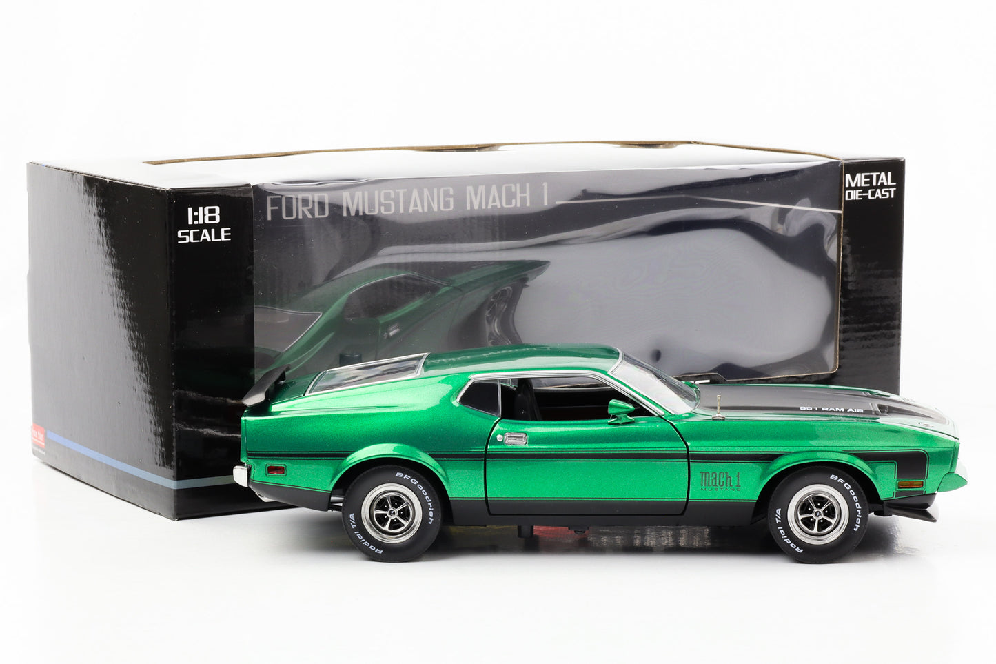 1:18 Ford Mustang Mach 1 Coupe 351 Ramp Air 1971 Grabber green Sun Star