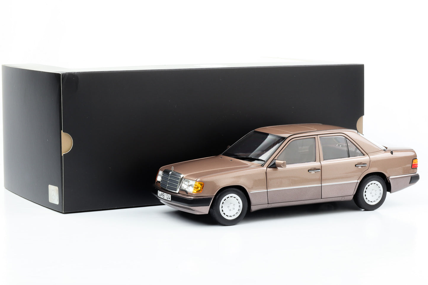 1:18 Mercedes-Benz W124 230 E Rosewood metallic Norev Dealer limited
