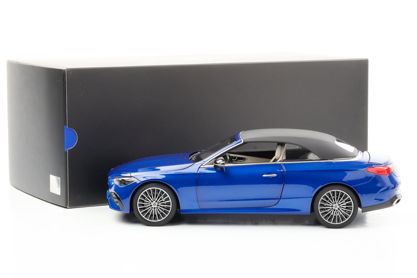 1:18 Mercedes-Benz CLE Cabriolet mit Verdeck 2024 spektralblau Norev Dealer