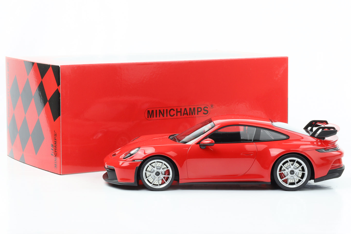 1:18 Porsche 911 992 GT3 Street indischrot 2021 Minichamps 111 pcs