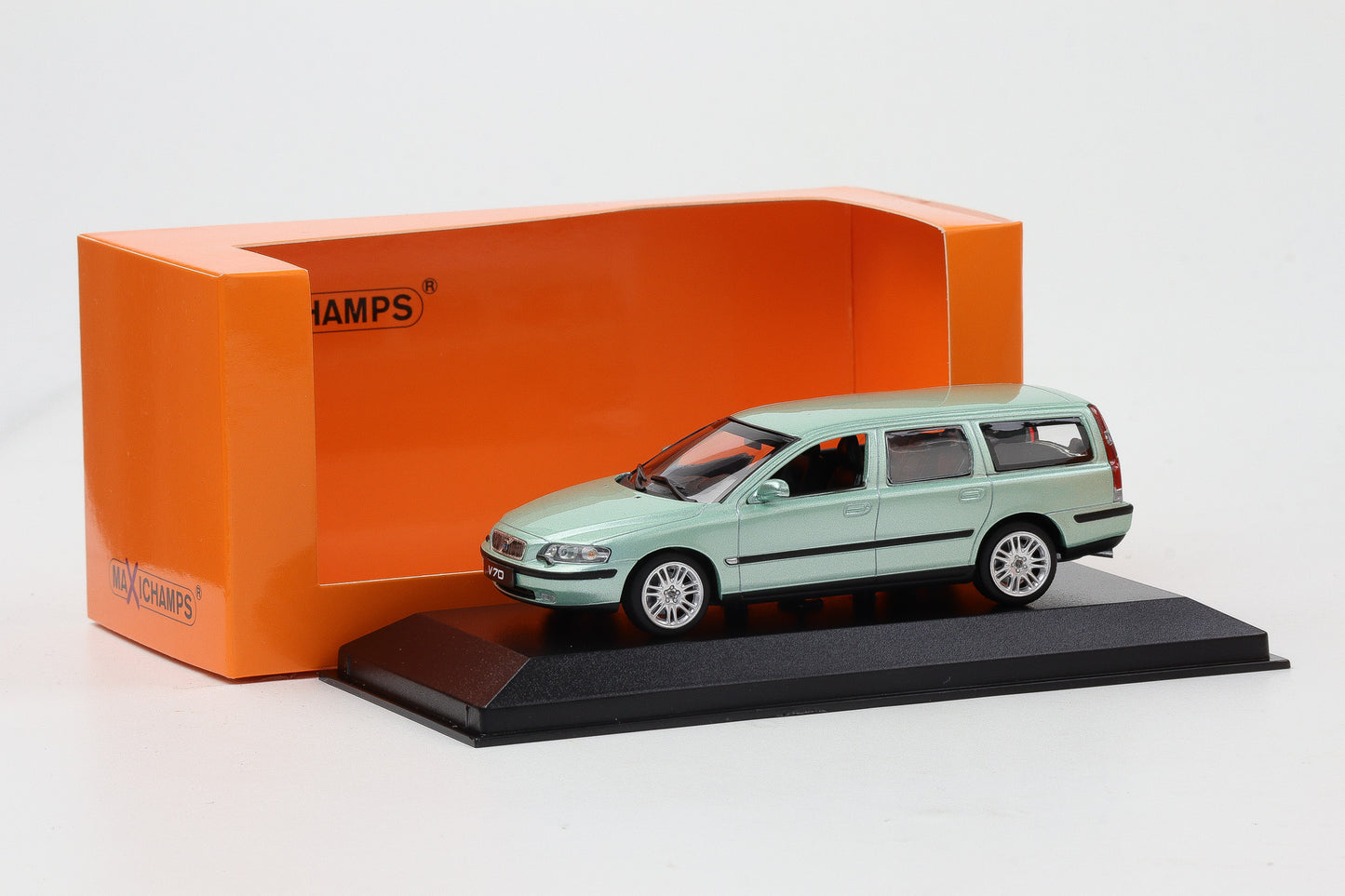 1:43 Minichamps Volvo V70 Break 2000 hellgrün metallic Maxichamps