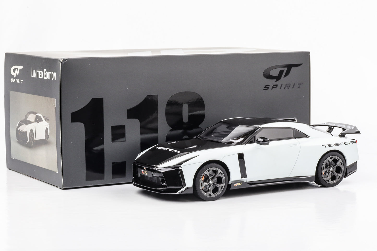1:18 NISSAN GT-R50 Test Car 2020 weiß-schwarz GT Spirit Resin GT853