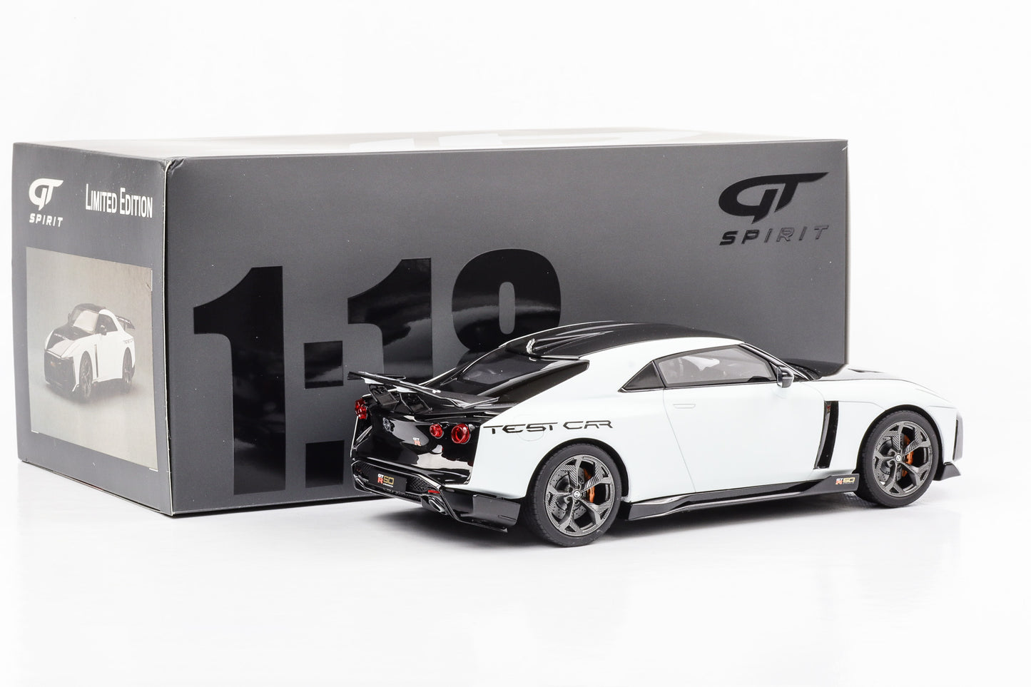 1:18 NISSAN GT-R50 Test Car 2020 weiß-schwarz GT Spirit Resin GT853