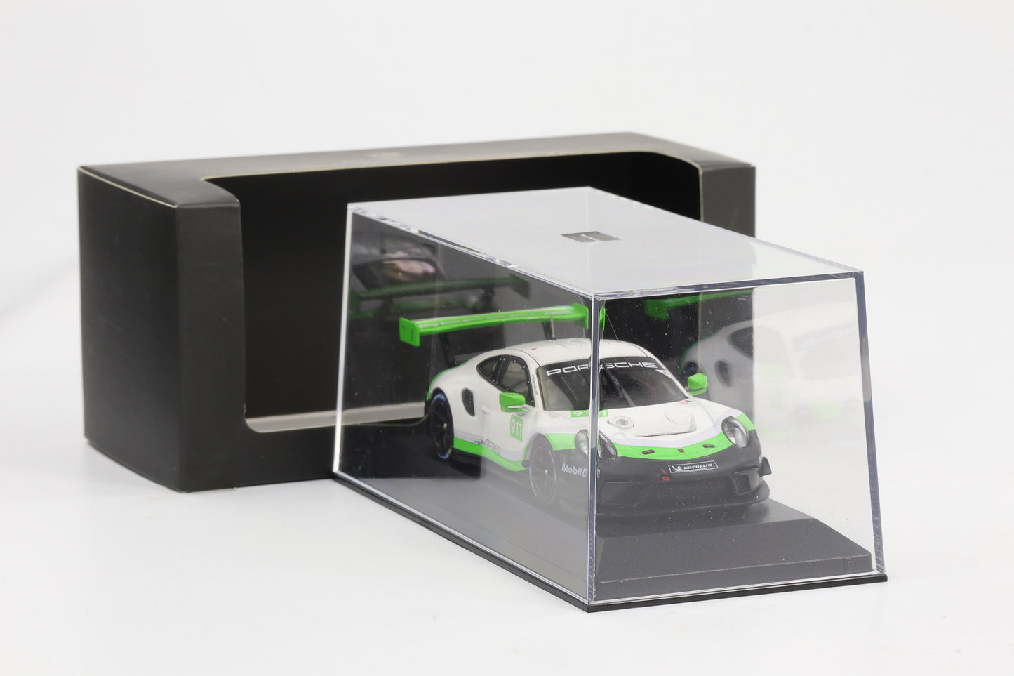 1:43 Minichamps Porsche 911 GT3 R weiß-grün-schwarz Dealer WAP 020 912 0K