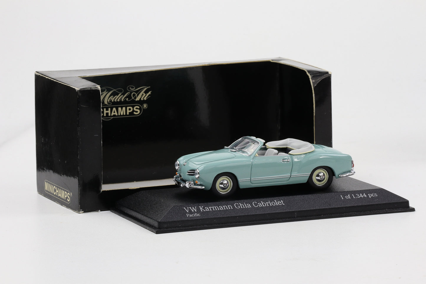 1:43 Minichamps VW Karmann Ghia Cabriolet 1957 pacificblau