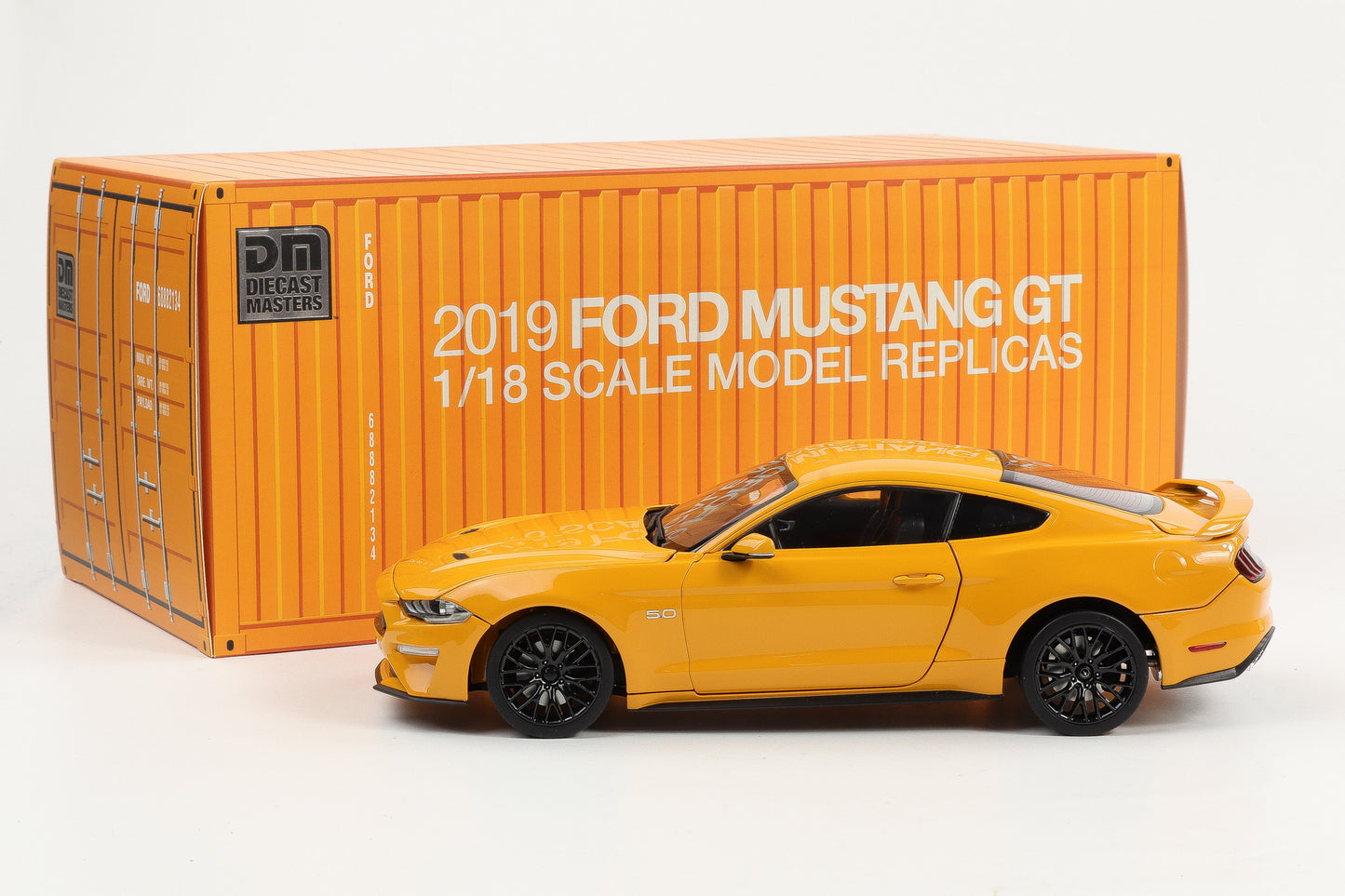 1:18 Diecast Masters Ford Mustang GT 5.0 Coupe LHD Kona orange blue 2019