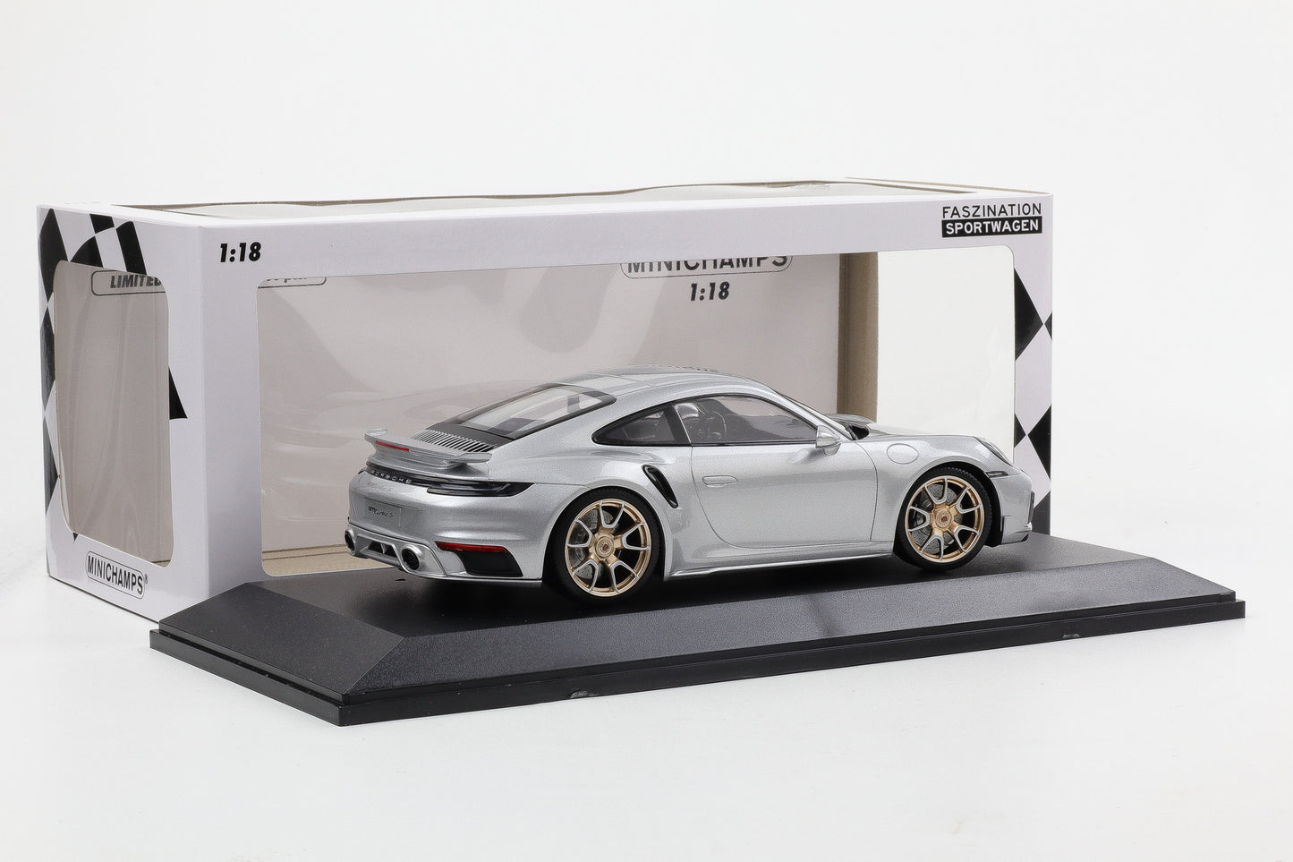 1:18 Minichamps Porsche 911 992 Turbo S Coupe Sport Design 2024 silber 300 pcs