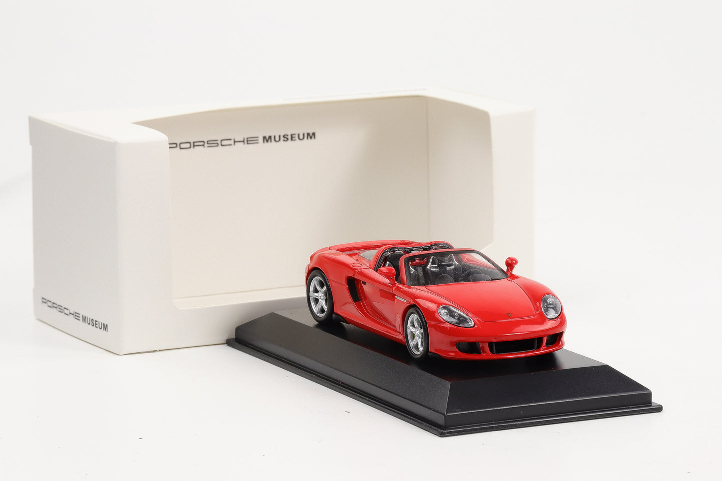 1:43 Porsche Carrera GT 2003 rot diecast Museum MAP