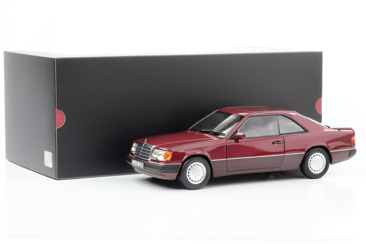 1:18 Mercedes-Benz W124 300 CE-24 Coupe 1990 almandinrot Norev Dealer