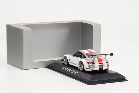 1:43 Minichamps Porsche 911 997 GT3 R 2012 weiß / roter Streifen WAP Dealer