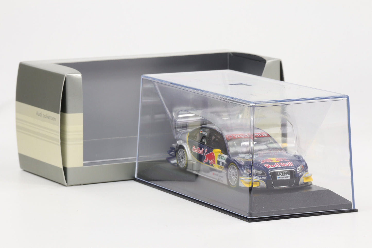 1:43 Minichamps Audi A4 DTM 2007 Red Bull #4 Martin Tomczyk Dealer