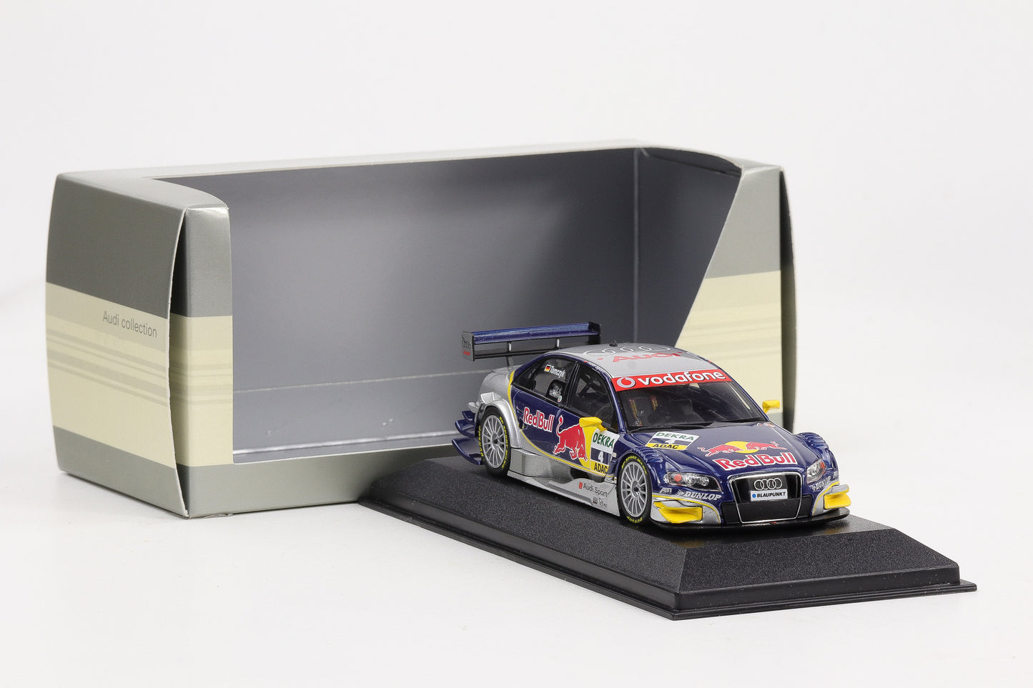 1:43 Minichamps Audi A4 DTM 2007 Red Bull #4 Martin Tomczyk Dealer