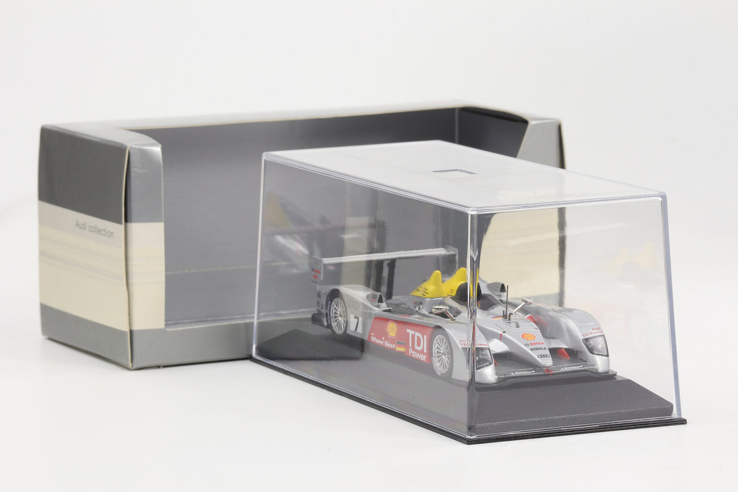 1:43 Minichamps Audi R10 TDI Le Mans 2006 #7 Capello Kristensen McNish Dealer