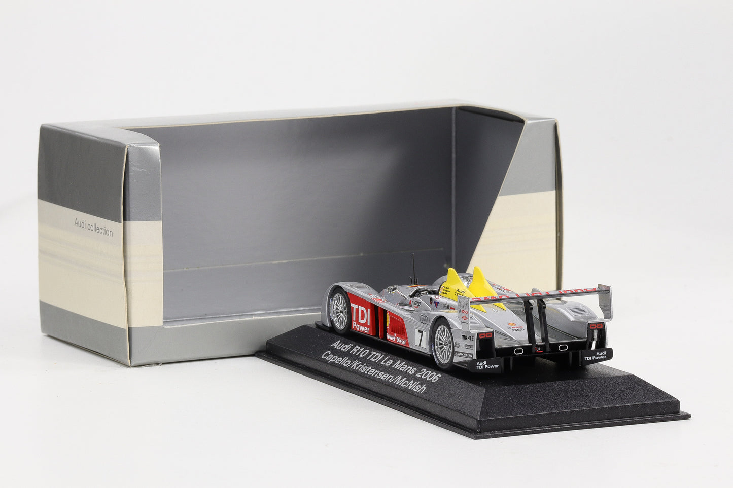 1:43 Minichamps Audi R10 TDI Le Mans 2006 #7 Capello Kristensen McNish Dealer