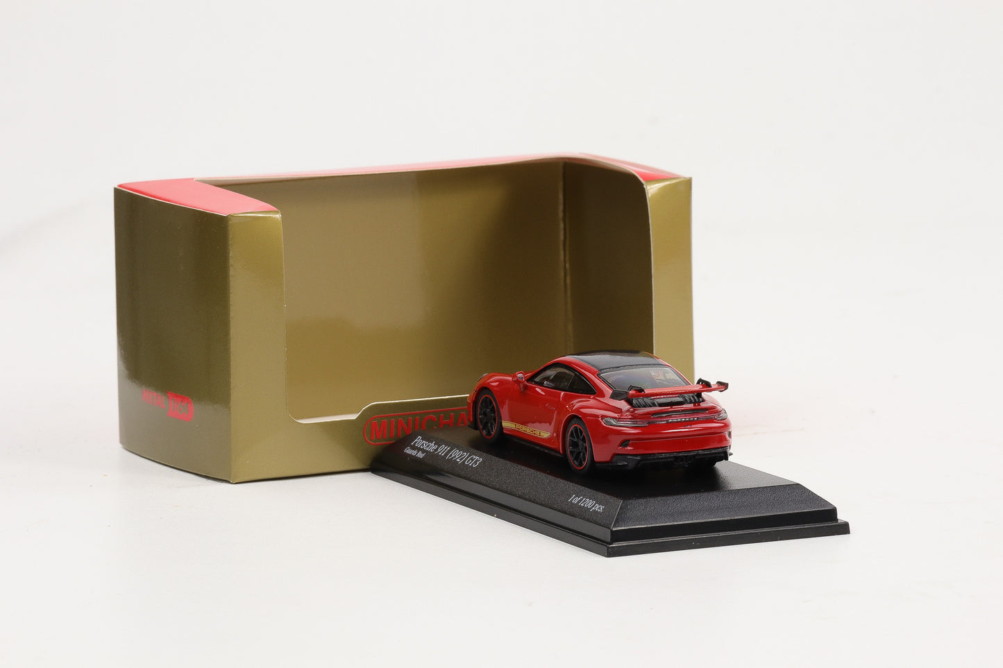 1:64 Minichamps Porsche 911 992 GT3 2021 guards red diecast