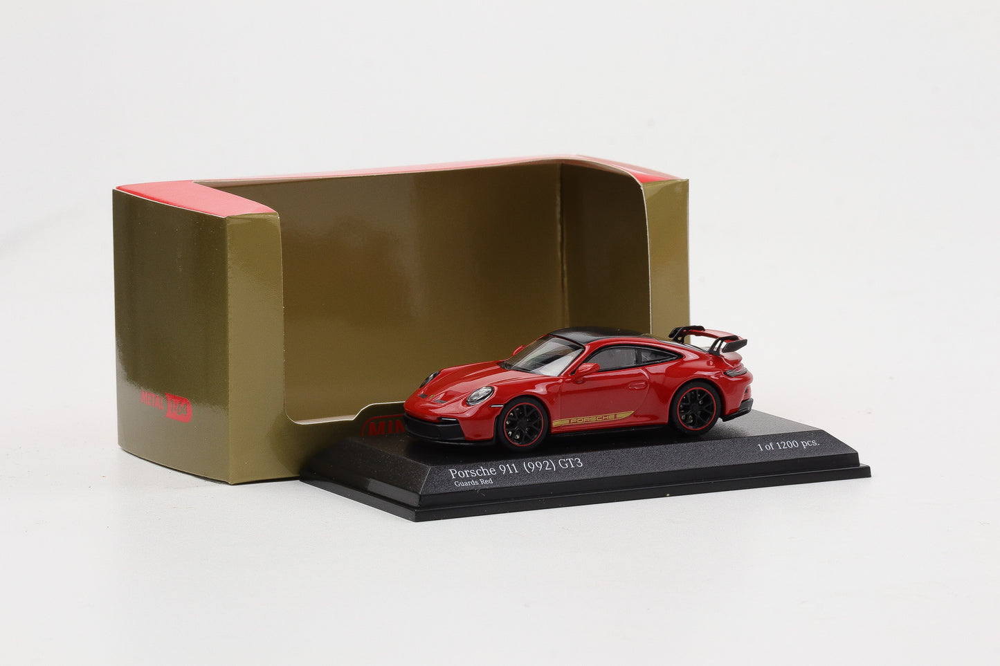 1:64 Minichamps Porsche 911 992 GT3 2021 guards red diecast