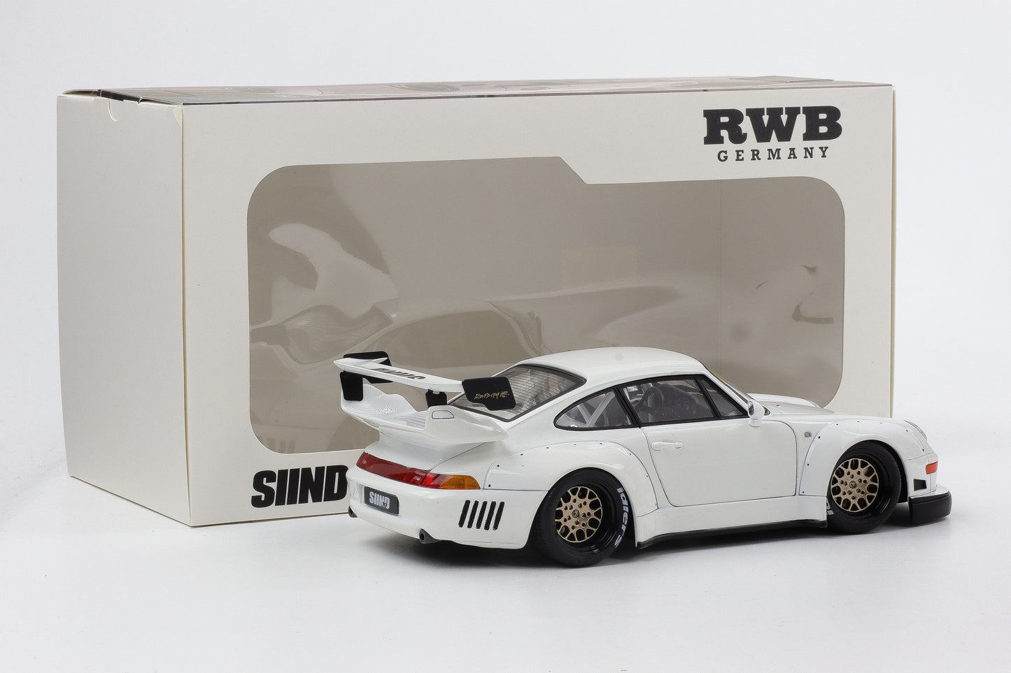 1:18 WERK83 Porsche 911 993 RWB Rauh-Welt Germany Sidney Osechi G2.2 weiss