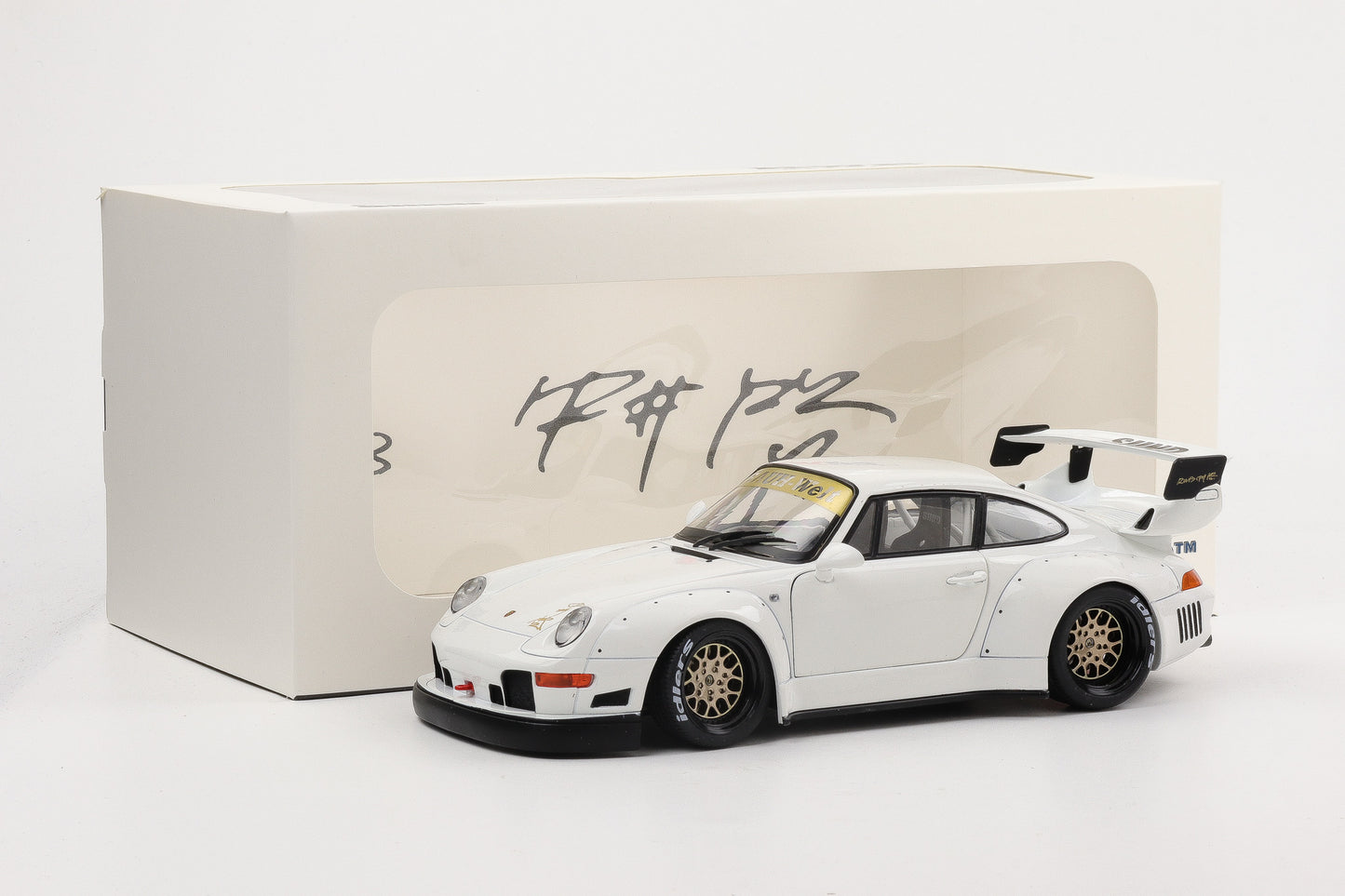 1:18 WERK83 Porsche 911 993 RWB Rauh-Welt Germany Sidney Osechi G2.2 weiss