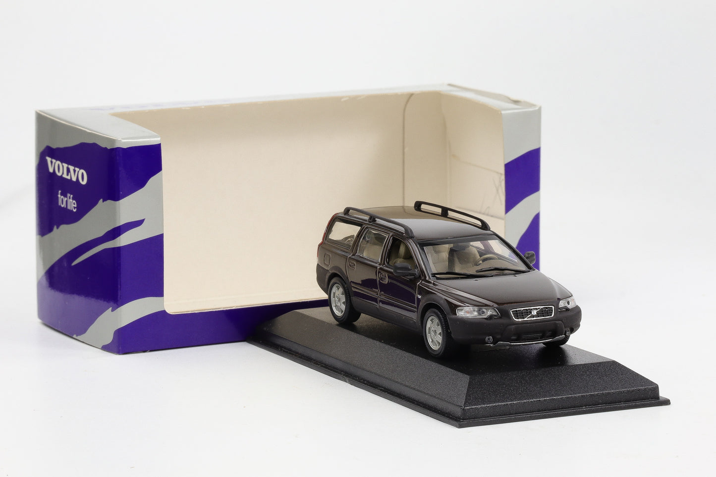 1:43 Minichamps Volvo V 70XC Cross Country braun metallic Dealer