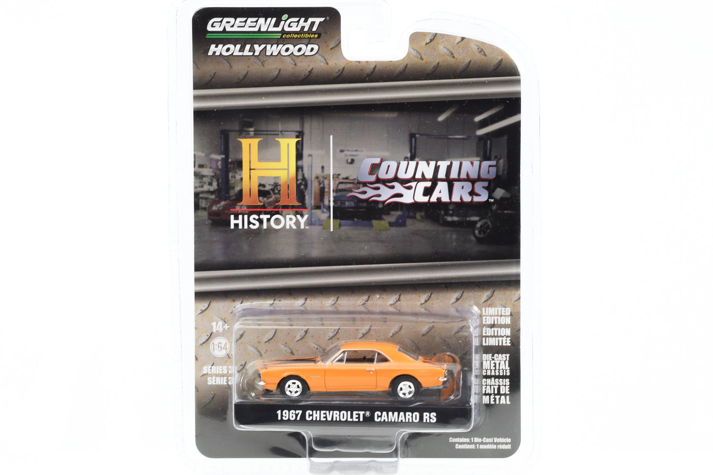 1:64 Counting Cars 1967 Chevrolet Camaro RS orange Greenlight Hollywood